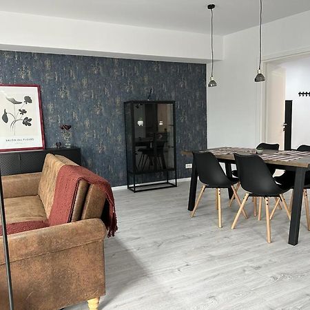 City Center Accommodation - 308 레시차 외부 사진