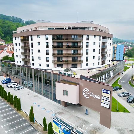 City Center Accommodation - 308 레시차 외부 사진