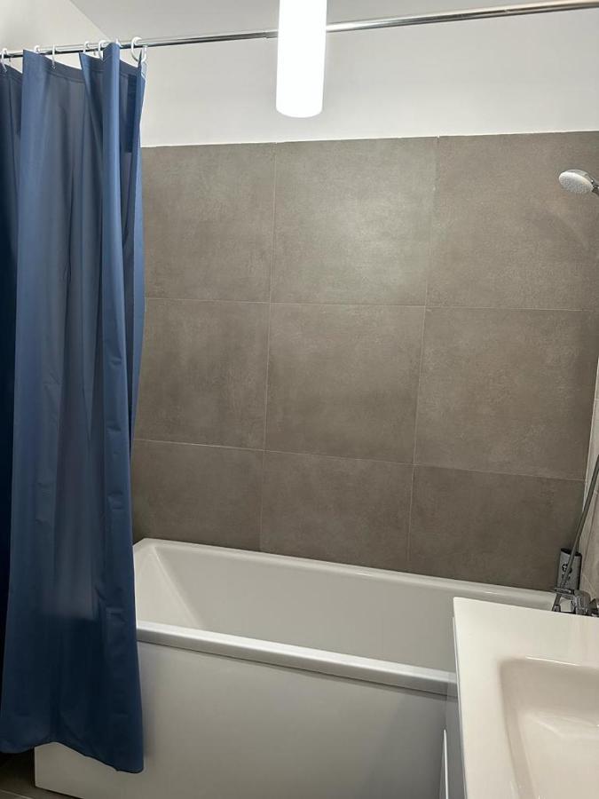City Center Accommodation - 308 레시차 외부 사진