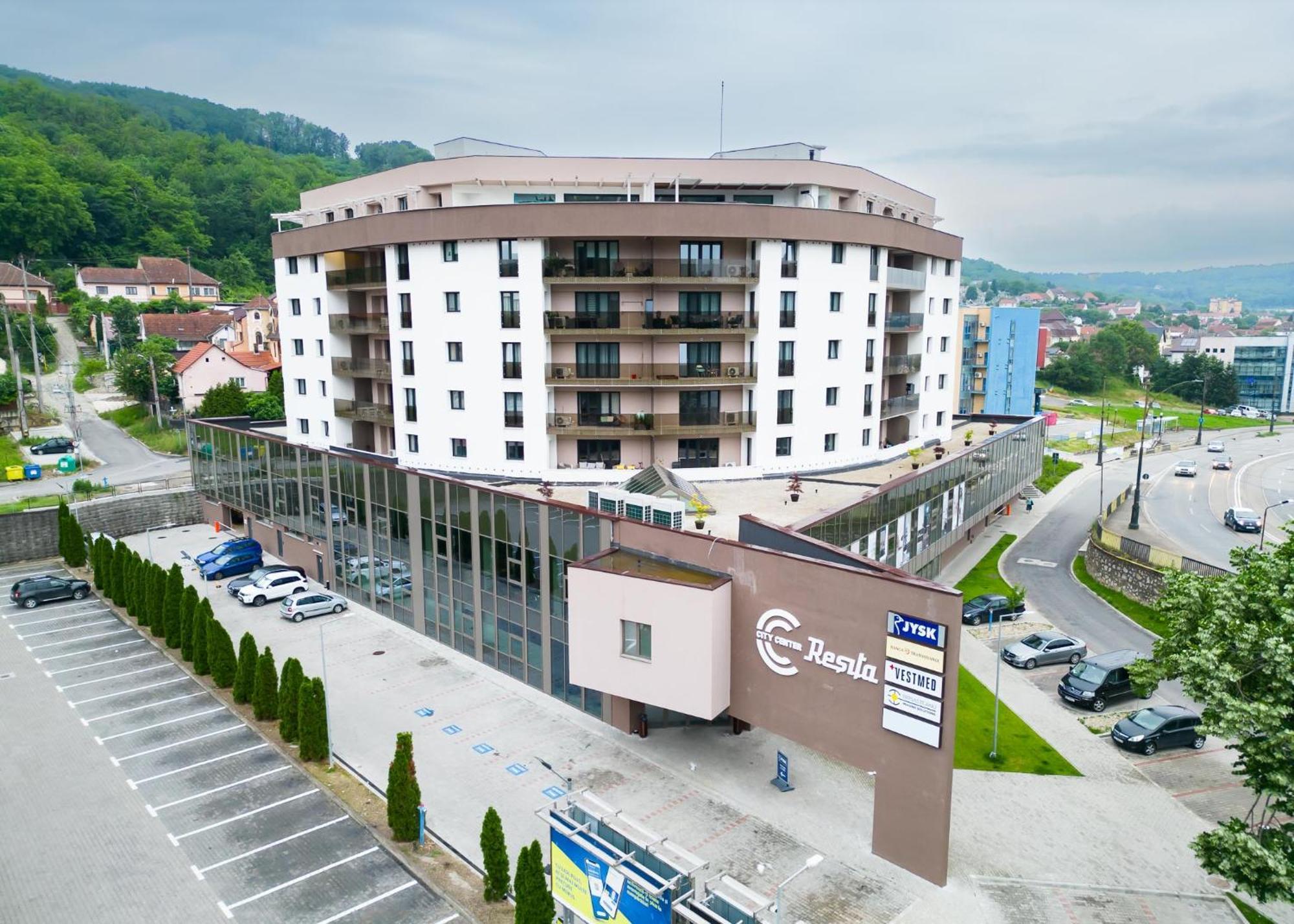 City Center Accommodation - 308 레시차 외부 사진